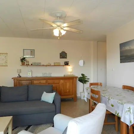 2 Pieces Avec Piscine, Tennis, Proche Et Marche - 4 Couchages, - Fr-1-251-802 Apartment Le Lavandou